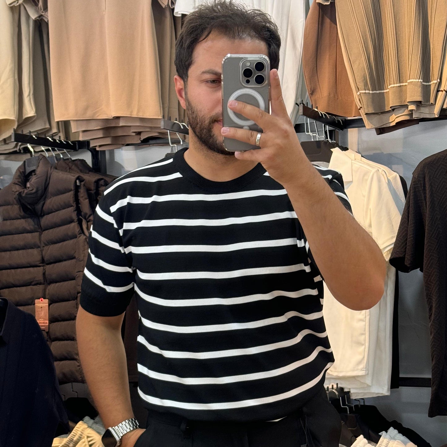 Yatay Beyaz Çizgili Yakalı Triko Tişört Lacivert