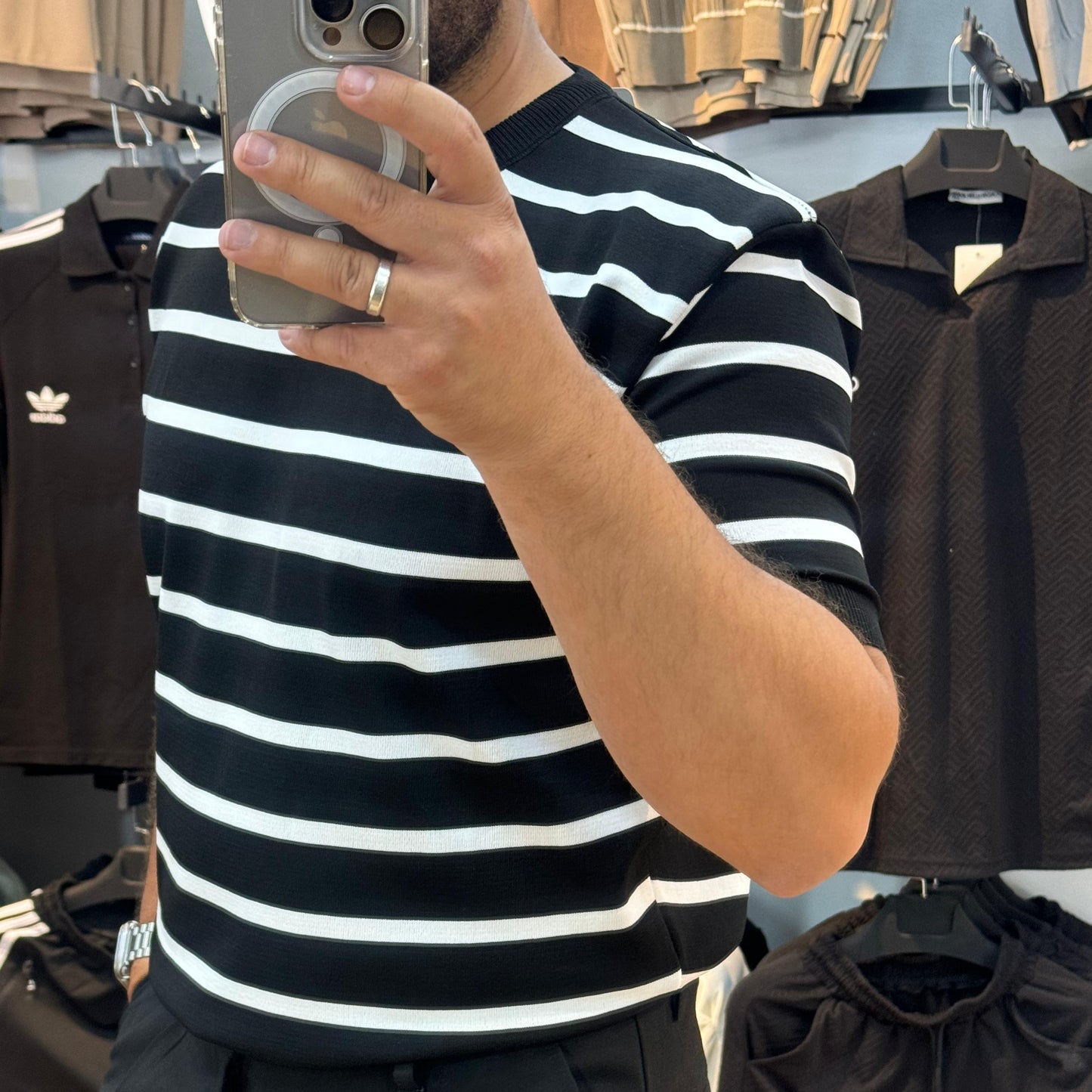 Yatay Beyaz Çizgili Yakalı Triko Tişört Lacivert